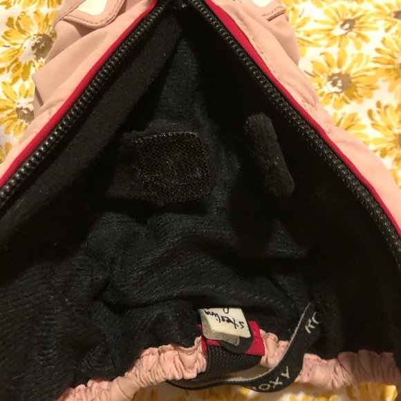 Kitty cat hat and mittens - Picture 2 of 5